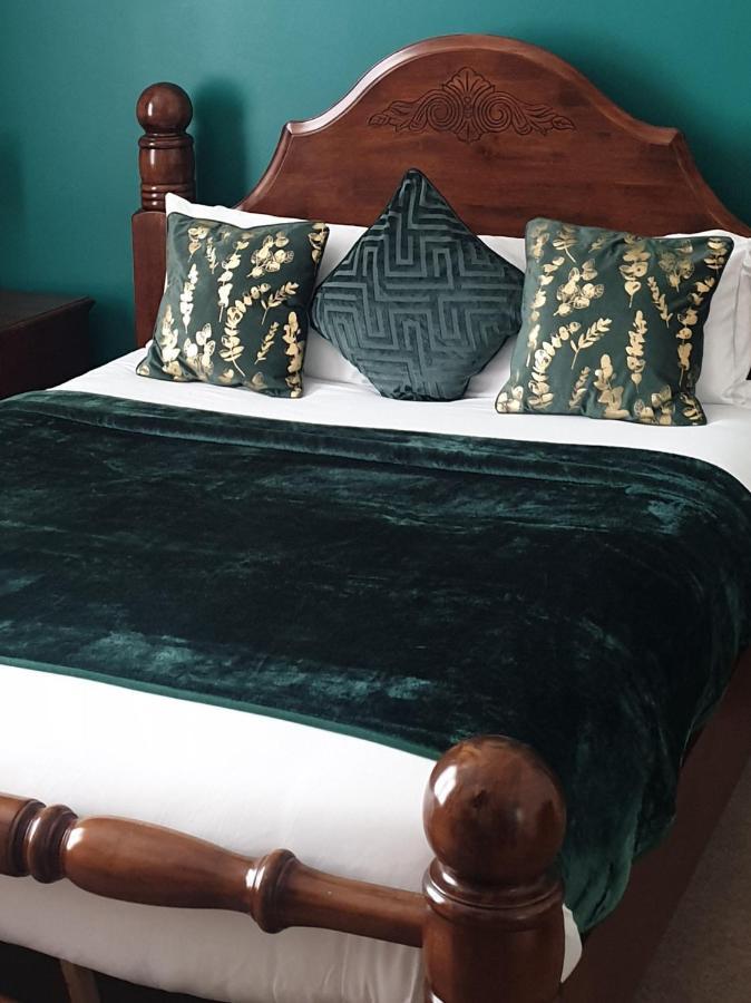 The Shakespeare Deluxe Hotel And Caribbean Restaurant Halifax Dış mekan fotoğraf